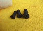 Винты крепления до щечок-3шт.