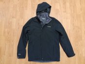 (р.М) Чорна утеплена стрейчева куртка с...