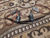 Два двигуни з регуляторами обертів