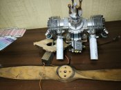 Мотор з гербери