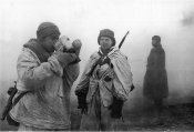 Бойцы Ленинградского фронта после  боя.  1944г.L.jpg