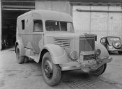 Renault  ADH 65 cv 2.5 t 1940.jpg