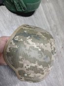 Каска з вухами