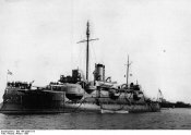 Bundesarchiv_Bild_146-2008-0173%2C_K%C3%BCstenpanzerschiff_%22SMS_Beowulf%22.jpg