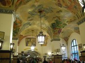 800px-2365_-_München_-_Hofbräuhaus.JPG