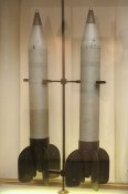 398px-Ракетные_снаряды_РС-82.jpg