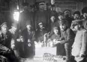 в лагере близ города Нарасино воен-плен.jpg