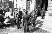 23130_Bundesarchiv_Bild_101I-680-8283A-21A4_Budapest3_ungarischer_General_122_379lo.jpg