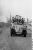 Bundesarchiv Bild 101I-142-1344-37, Russland, Schutzenpanzer mit Anhanger.jpg