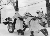 -45mm Russian AT gun captured and crew (4.5cm Pak 184r) WWII Photo10-.jpg