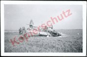 Abgeschossenes Franz. Jagdflugzeug SPITFIRE.jpg