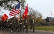 2013_04_800px-20091110_USMC_birthday_CMCs_run.jpg