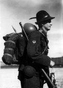 06692_Un alpino nel novembre 1940.jpg
