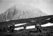 01678_Alpini in avanzamento nelle Alpi occidentali nel giugno 1940.jpg