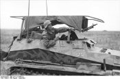 Bundesarchiv Bild 101I-217-0493-22, Russland, Schutzenpanzer.jpg