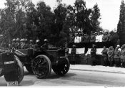 23803_Sfilata di truppe davanti alle autorità italiane e tedesche ad Atene nella primavera 1941.jpg