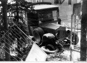 00587_Effetti del bombardamento francese del 22-24 giugno 1940 sulla città di Ventimiglia.jpg
