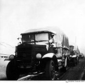 00671_Truppe motorizzate al confine del Piccolo San Bernardo il 25 giugno 1940.jpg
