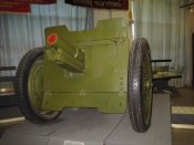 1280px-Regimental_gun_76mm_1927_Moscow_3-680x510.jpg
