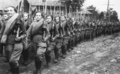 школа снайперов за 27 месяцев 1885 снайперов, убили 12000 врагов.jpg