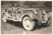 1941 Wehrmacht Kubelwagen mit Kennung Symbol u.Nr 4 WH-217515.jpg