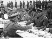 781px-Bundesarchiv_Bild_183-H13192%2C_Adolf_Hitler_im_Sudetenland.jpg