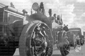 Artiglieria campale indigena autotrainata  Addis Abeba 05-1936.JPG