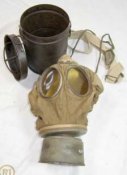Gummi- Gasmaske M16.jpg