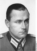 Bundesarchiv_Bild_146-1987-104-27,_Walter_Warlimont.jpg