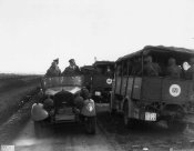 4_Benito Mussolini e Adolf Hitler in testa ad un'autocolonna militare Ucraina nell'agosto 1941.jpg