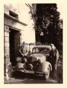 Luftwaffe Offizier mit Mercedes Pkw Auto in Frankreich.JPG