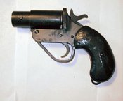 220px-Molins_Number_1_signal_Pistol.jpg