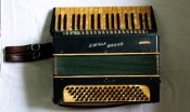 05_22_2010_GermanAcordion_1.jpg