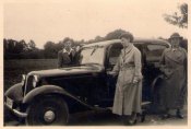 Wagen mit Personen.JPG