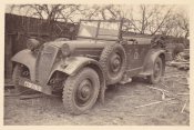 Kubelwagen-Wehrmacht mit taktischen Zeichen.JPG