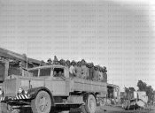 10_Truppe su autocarro Addis Abeba 1937.jpg