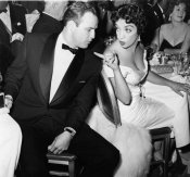 Marlon Brando y Katy Jurado, 1950s.jpg