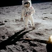 AS11-40-5903.jpg