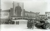 СУ-85. Свердловскъ. Митингъ рядомъ съ Уралмашемъ.1944г..jpg