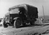1_Camion militare in marcia nell'estate 1941.jpg