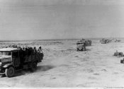 9_Camion di prigionieri inglesi avviati ai campi di concentramento nella primavera 1942.jpg