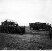 5_Militari ad un funerale in Russia nell'estate 1941.jpg