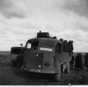 4_Prigionieri inglesi su un camion nell'autunno 1941.jpg