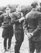 maj. Gotthard Handrick-Center.JPG