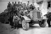 7_ritrae i partigiani della BRIGATA ITALIA (Vr) aprile del 1945.jpg