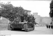 Bundesarchiv_Bild_101I-316-1161-22A,_Italien,_Panzerjäger_Nashorn-Hornisse.jpg