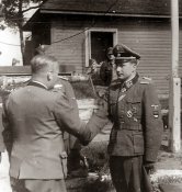 SS-Obergruppenführer Felix Steiner dan SS-Obersturmbannführer Harald Riipalu.jpg