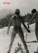 1940s VINTAGE EXCELLENT PHOTO SNAPSHOT REAR VIEW NUDE MAN.JPG