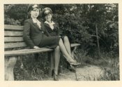 frau in Uniform 3.JPG