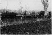 3_Auto ocolonna in marcia lungo una strada fangosa in Russia nell'autunno 1941.jpg